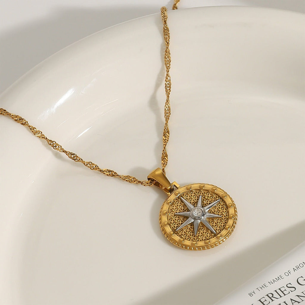 18K gold round necklace with eight-pointed star design, classic and fashionable Vera Lux