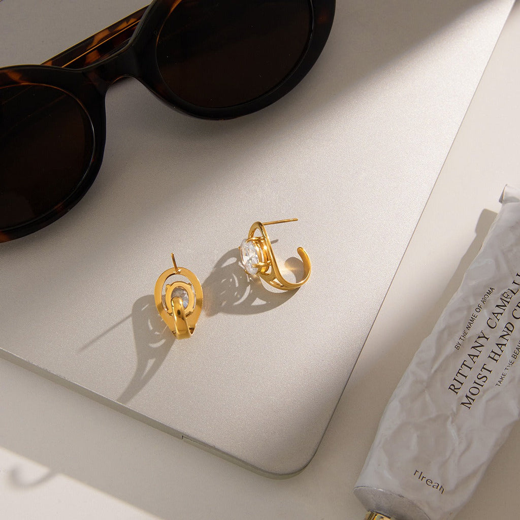 Light luxury, high-end zircon stud earrings for autumn and winter. Vera Lux