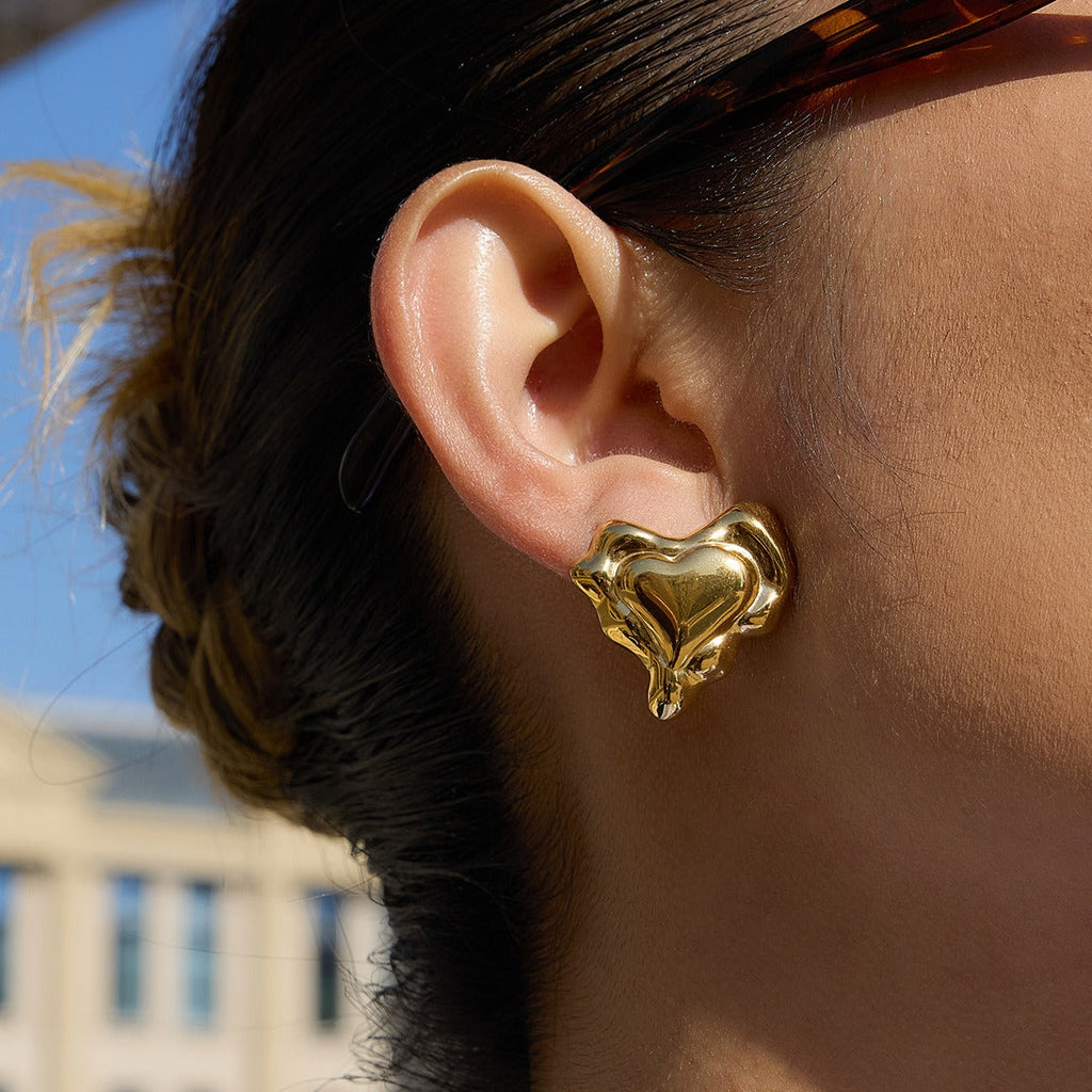 Heart-shaped stud earrings, high-end autumn/winter jewelry. Vera Lux