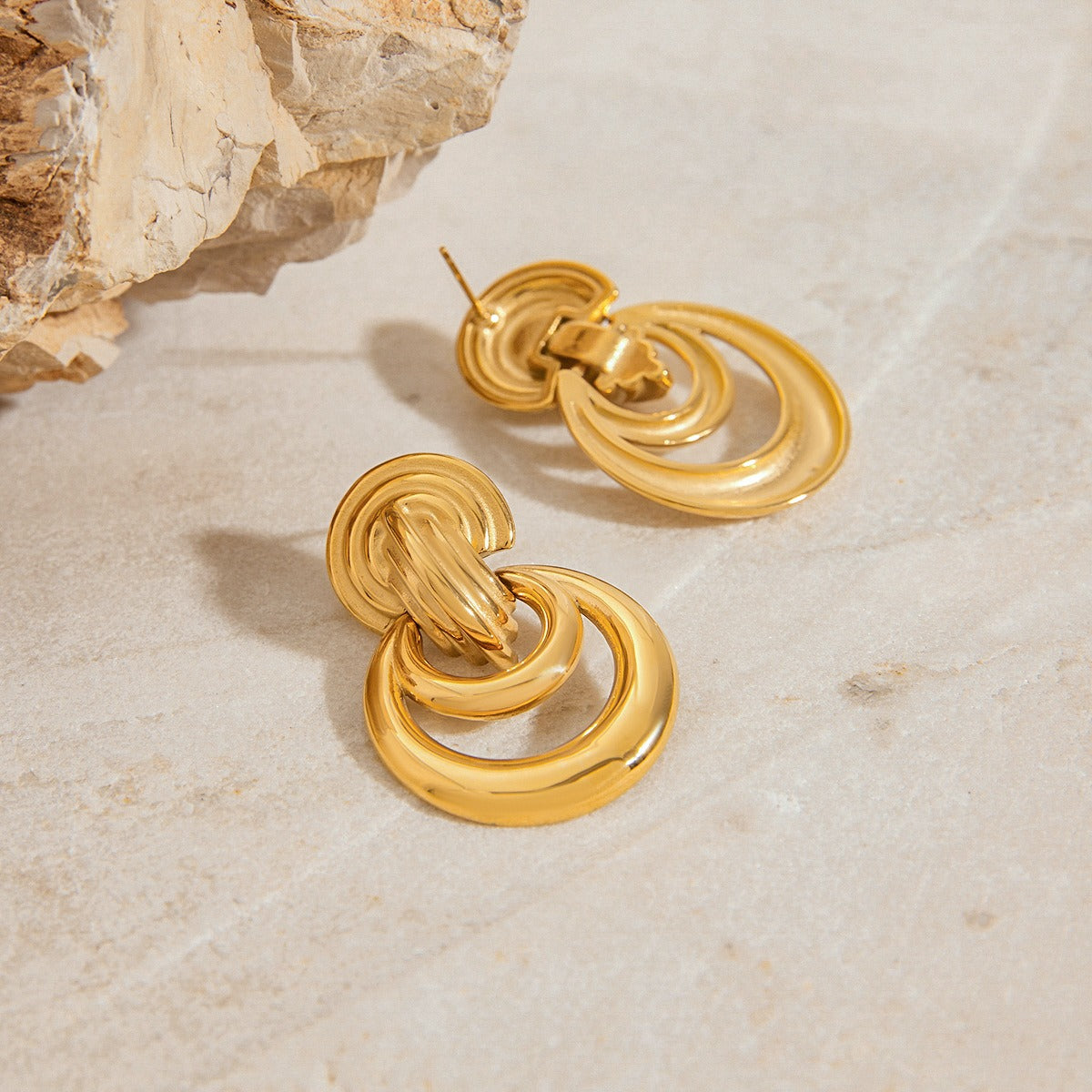 18K gold hollow crescent design classic and fashionable earrings Vera Lux