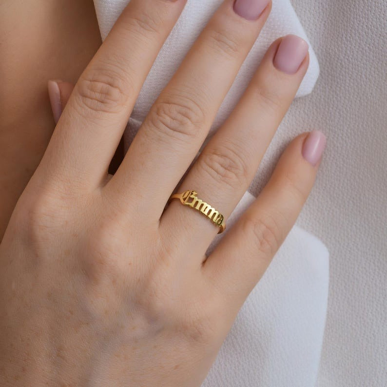 Customized Smooth Name Engraving Ring Vera Lux