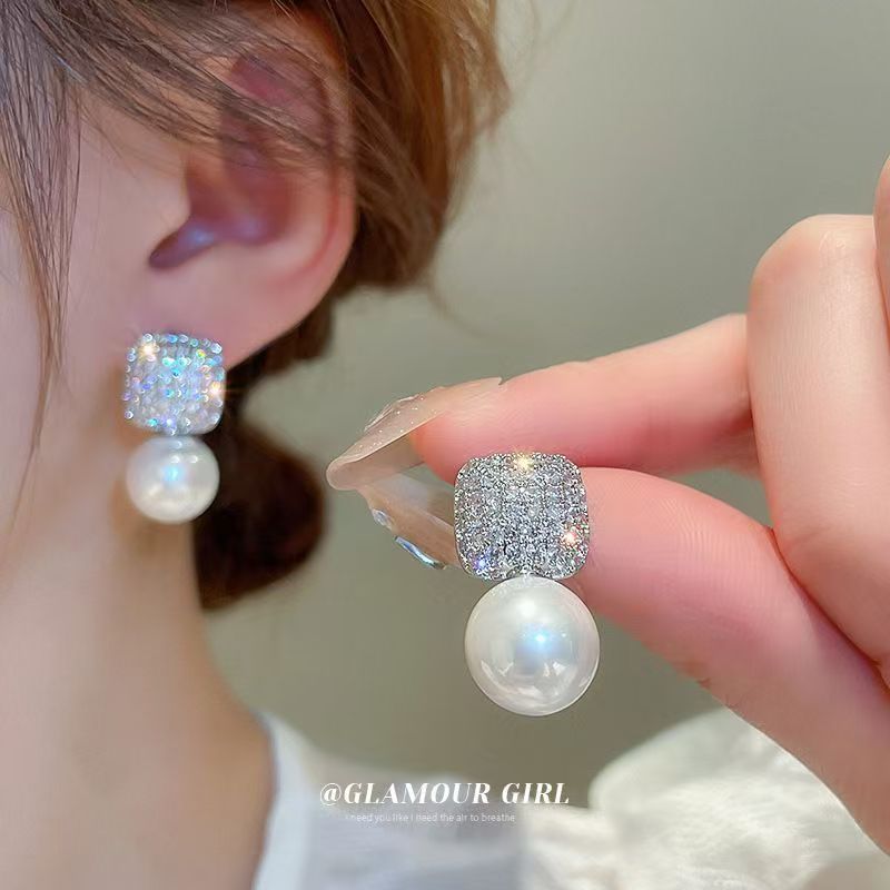 Silver Post Emerald Stud Earrings, Light Luxury Niche Unique Design, 2026 Hot Elegant Ear Jewelry Vera Lux