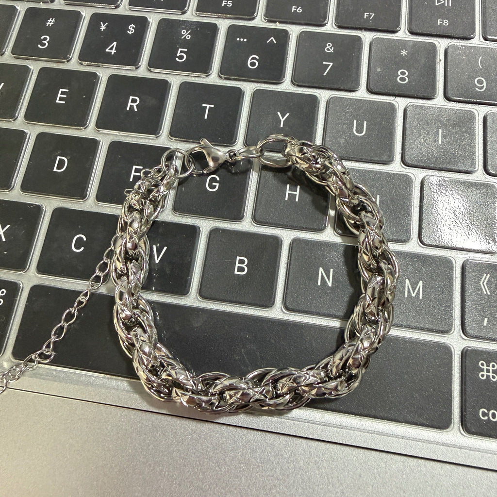 New Arrival European American Braided Twist Titanium Steel Bracelet For Men, Ins Popular Brand Premium Texture Hip Hop Niche Design Couple Matching Hand Jewelry Vera Lux