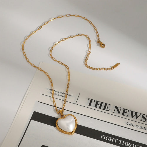 18K gold heart with texture inlaid pearl design exquisite and noble necklace Vera Lux