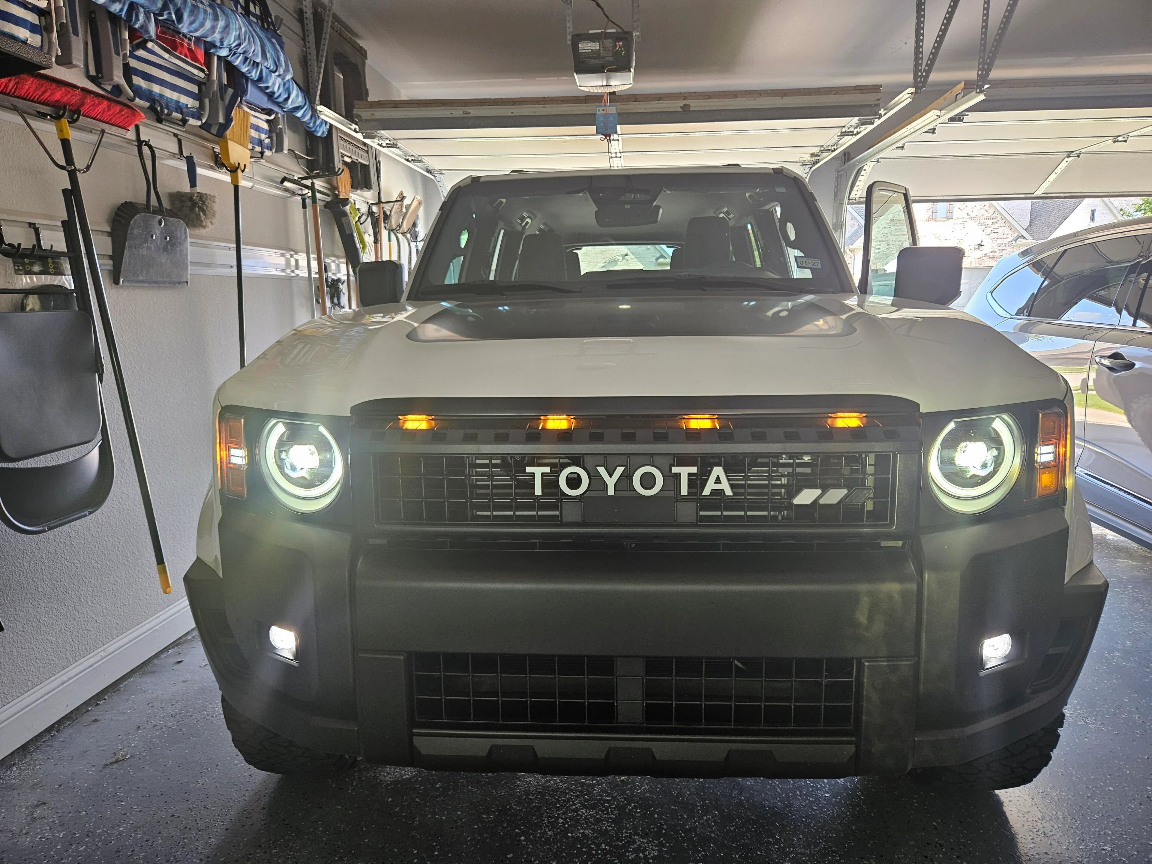 Grille LED Kit (Amber / White) - 2024+ Land Cruiser StickerFab