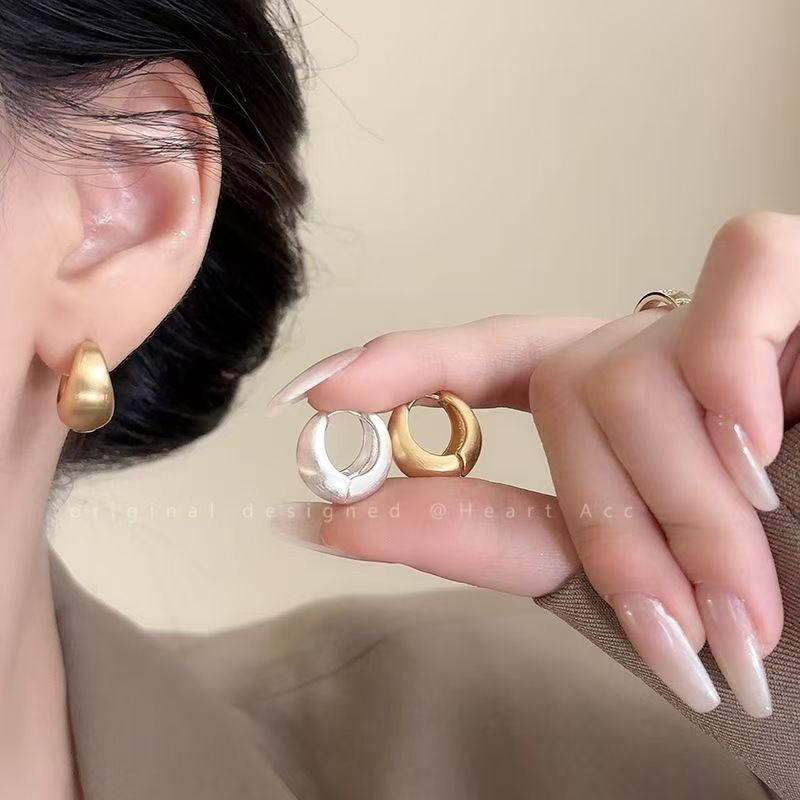 Women's Pure Silver Post Earrings With Traditional Brushed Craft, Light Luxury High-end Stud Earrings, 2026 New Bestseller, Exquisite Niche Ear Jewelry Vera Lux
