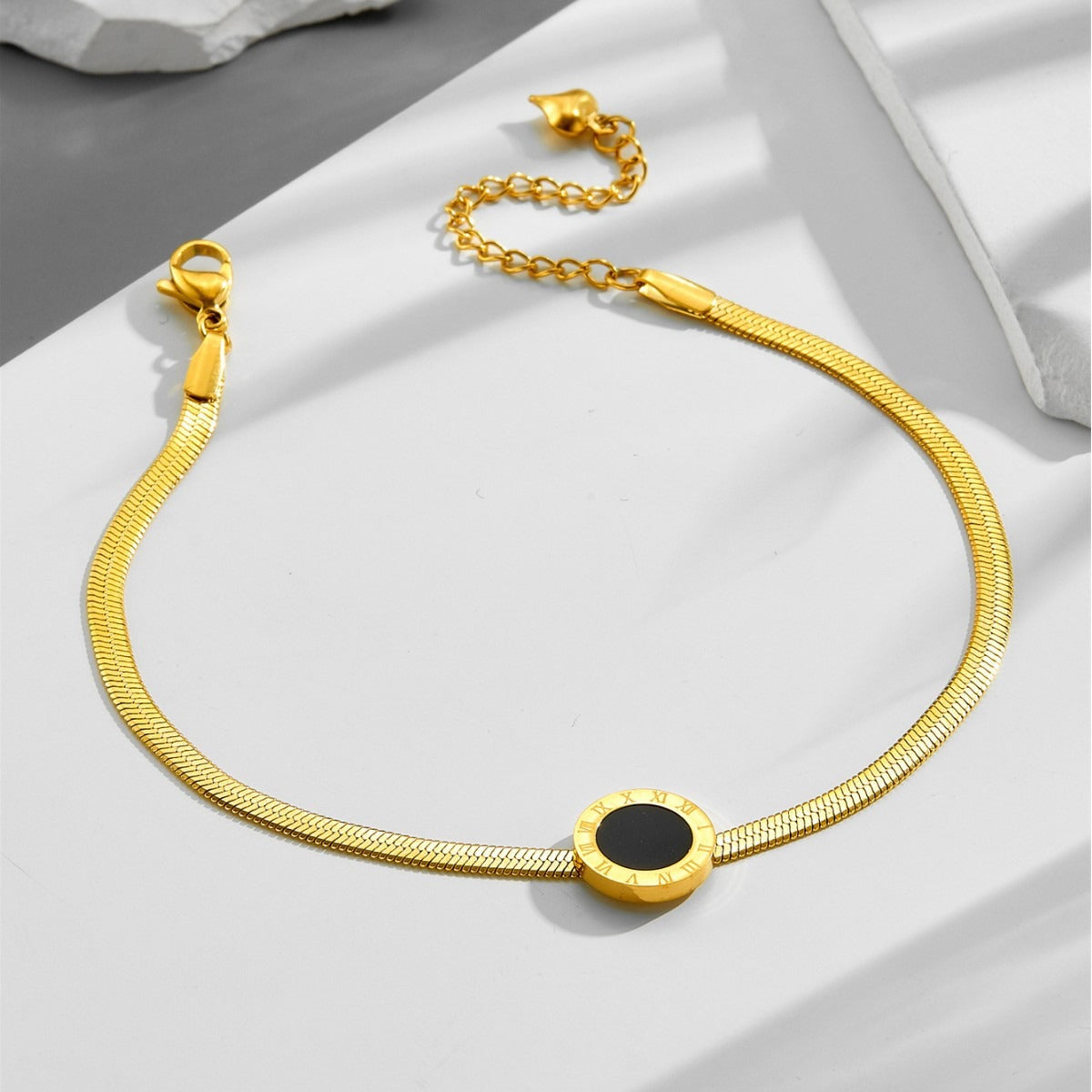 18K gold light luxury exquisite Roman numeral bracelet Vera Lux