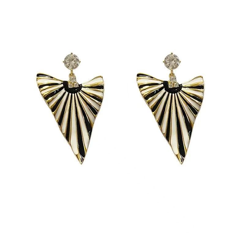 European Style Contrast Color Earrings, Luxurious Goddess Look, Niche Retro High-end Accessories Vera Lux