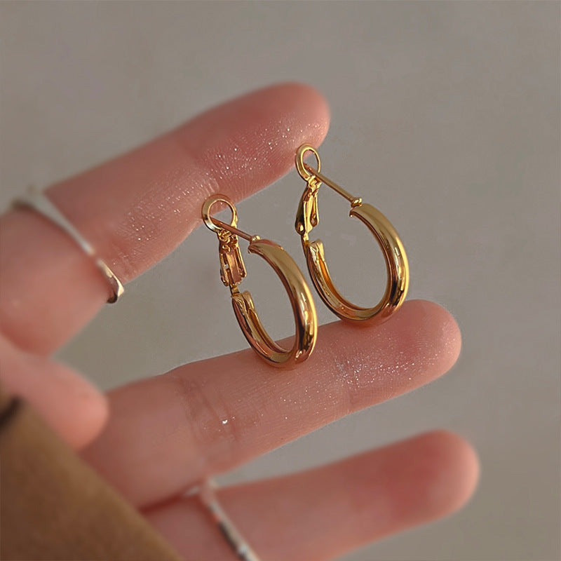 Niche Stylish Gold Plated Heart Studs Ins Hot Sale Everyday Wear Women Ear Jewelry Vera Lux
