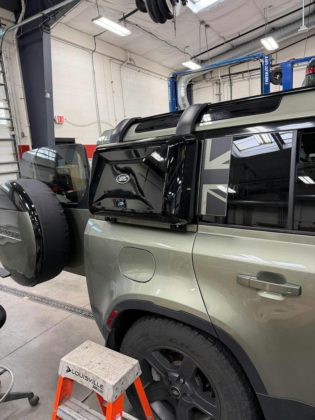 Union Jack Side Window Panel Overlay (Matte Black) - 2020+ Land Rover Defender 110 / 130 StickerFab