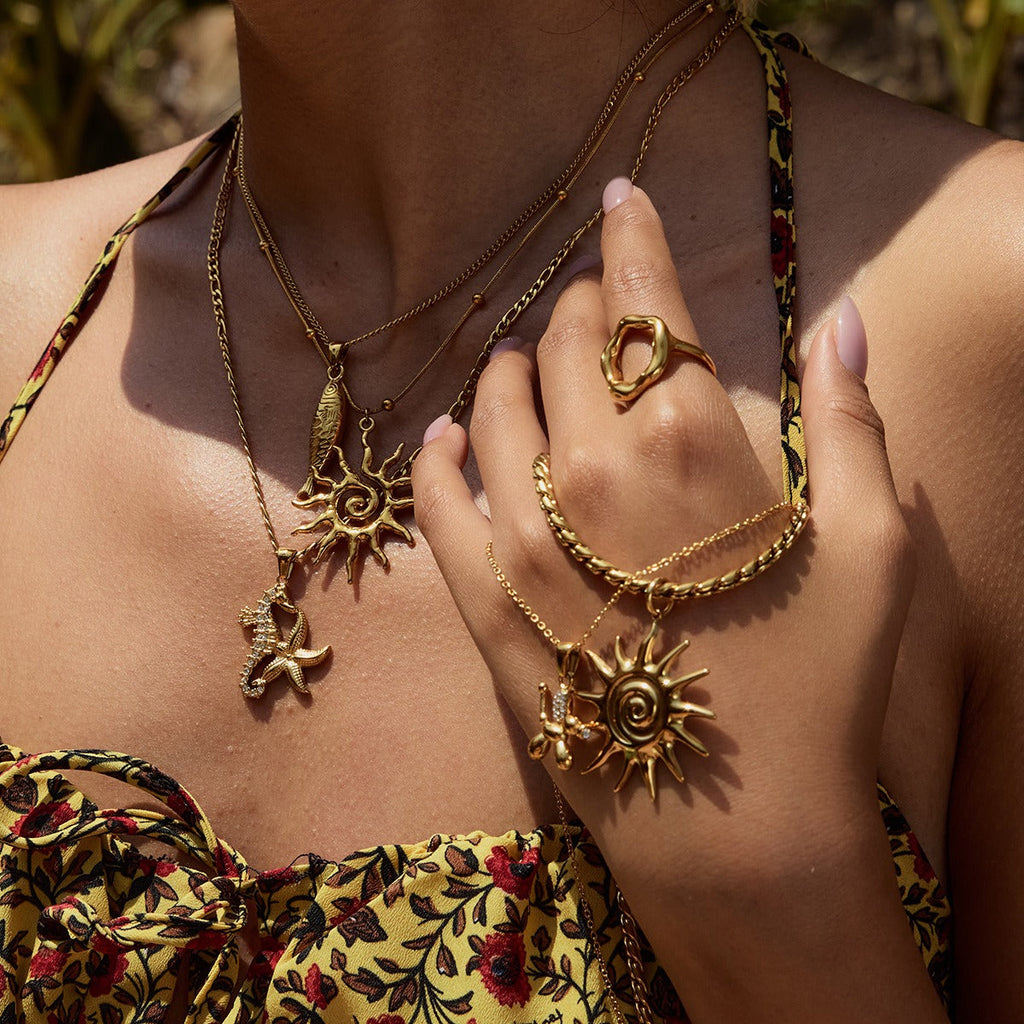 18K gold geometric shape with texture design high-end unique necklace Vera Lux