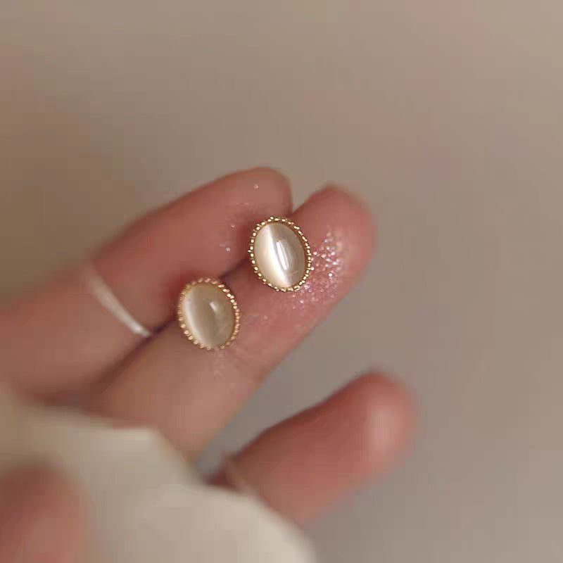 Dainty Gold Heart Stud Earrings Women All-match Casual Wearable Sleeping Earrings Vera Lux