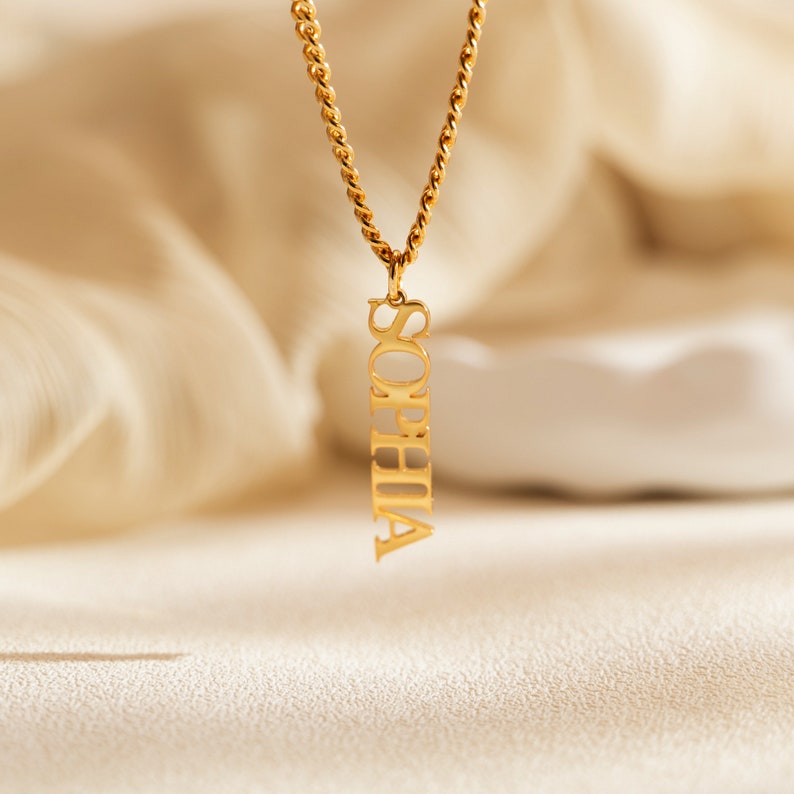 Personalized chain name necklace Vera Lux