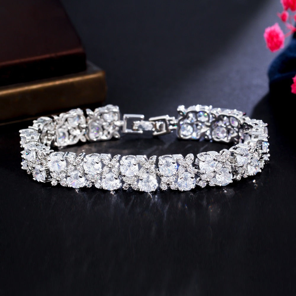 Zircon micro-inlaid gemstone and sparkling diamond-plated bracelet Vera Lux