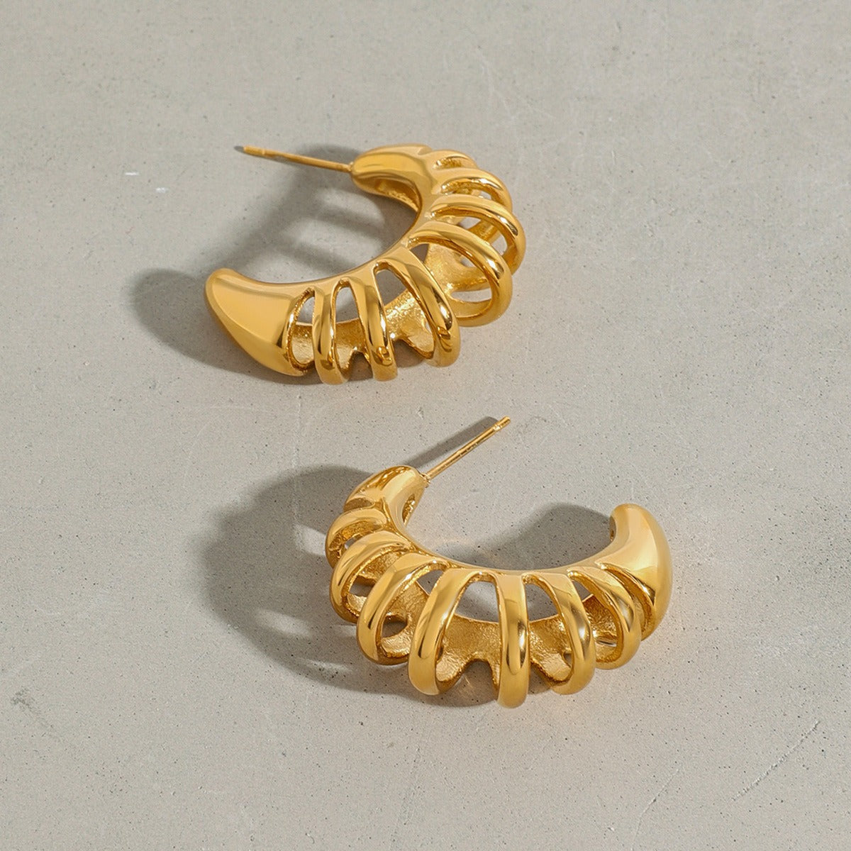18k gold crescent-shaped earrings with hollow design, trendy and personalized Vera Lux