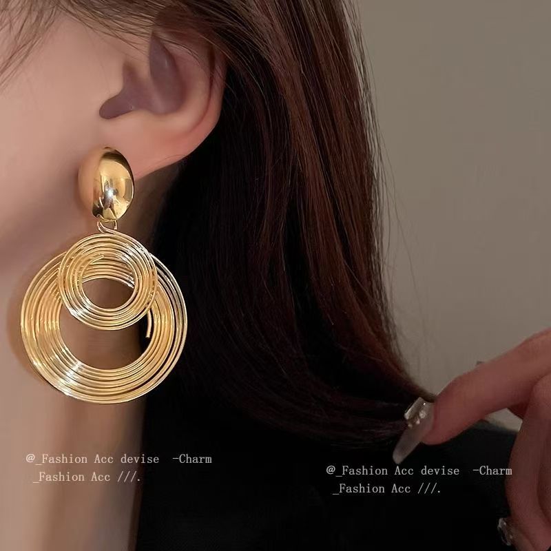 Metal Round Hoop Earrings, European American Cold Style, Bold Niche Hot Sale Jewelry Vera Lux