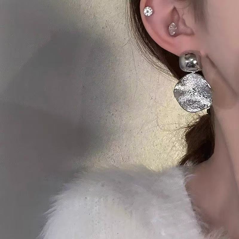 Street Style Round Metal Earrings, European American Minimal Cold Retro Jewelry Vera Lux