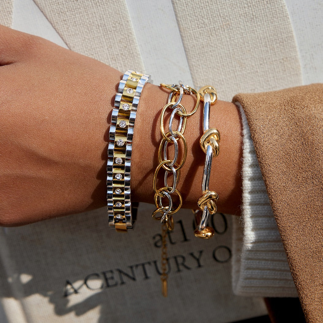18K gold-plated, lightweight, and luxurious two-tone titanium steel bracelet. Vera Lux