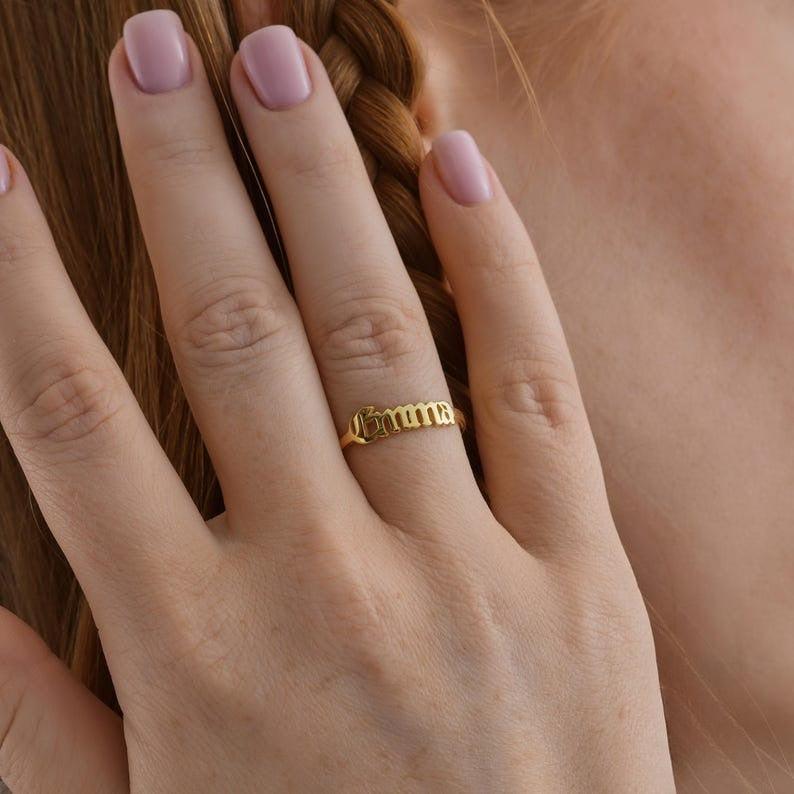 Customized Smooth Name Engraving Ring Vera Lux