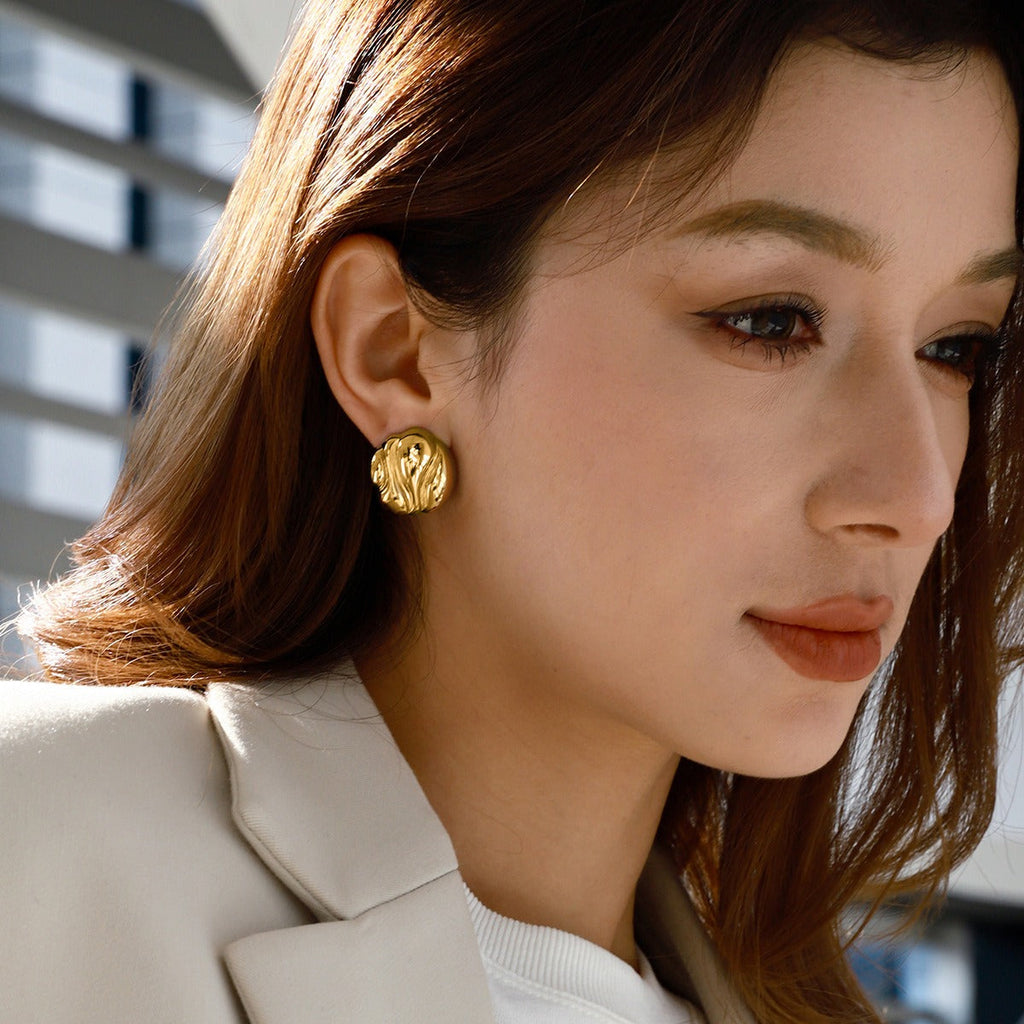 18k gold geometric shape with gold and silver color matching design fashionable and personalized earrings Vera Lux