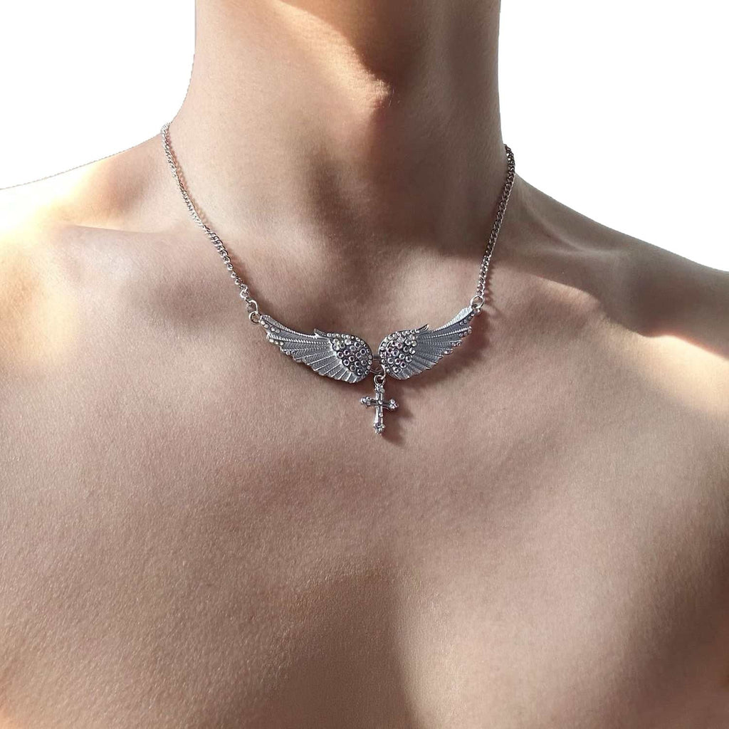 Mens And Womens Sophisticated Cross American-Style Versatile Necklace Vera Lux