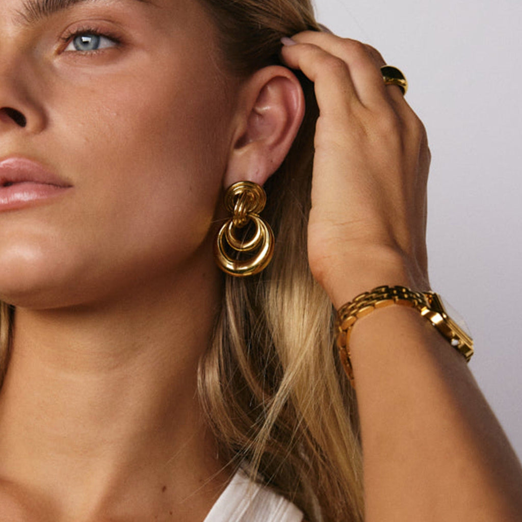 18K gold hollow crescent design classic and fashionable earrings Vera Lux
