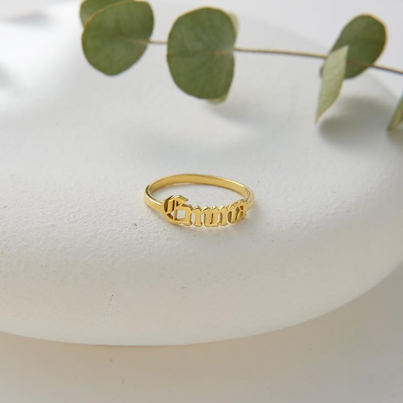 Customized Smooth Name Engraving Ring Vera Lux