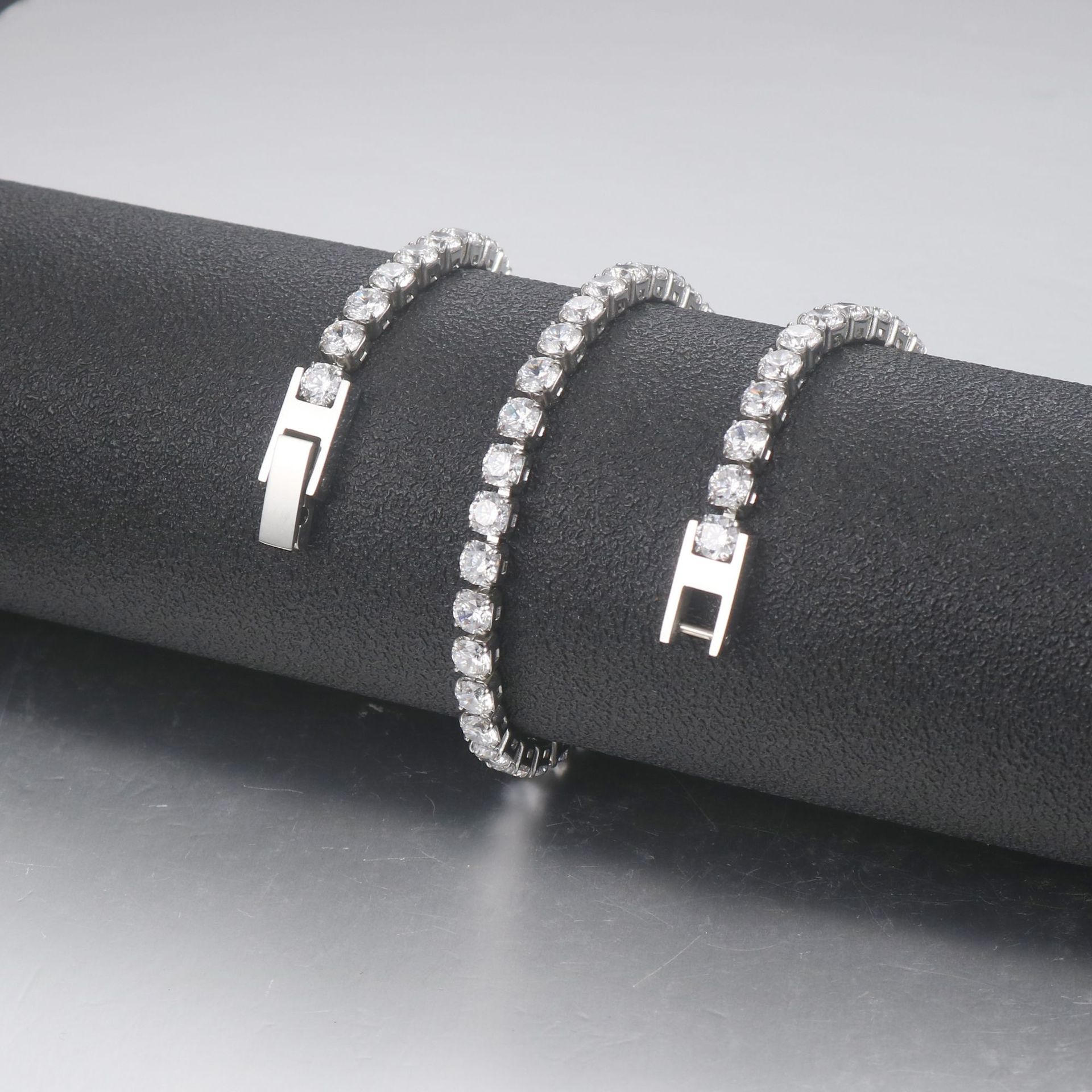 Mens And Womens Brick-link Diamond-encrusted Stainless Steel Vera Lux