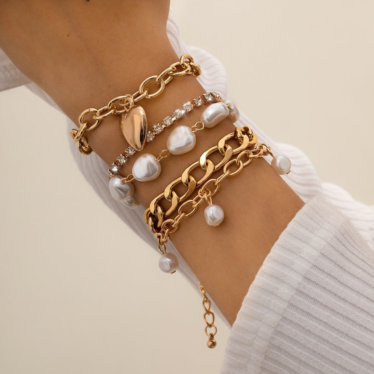 18k gold elegant Baroque special-shaped pearl heart chain bracelet Vera Lux