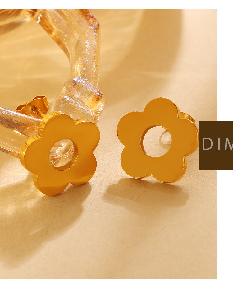 Fresh And Sweet, Versatile And Elegant, Smooth Surface Flower Stud Earrings For Women, Made Of Stainless Steel, Featuring A Unique And Niche Style, Suitable For Daily Wear. Vera Lux