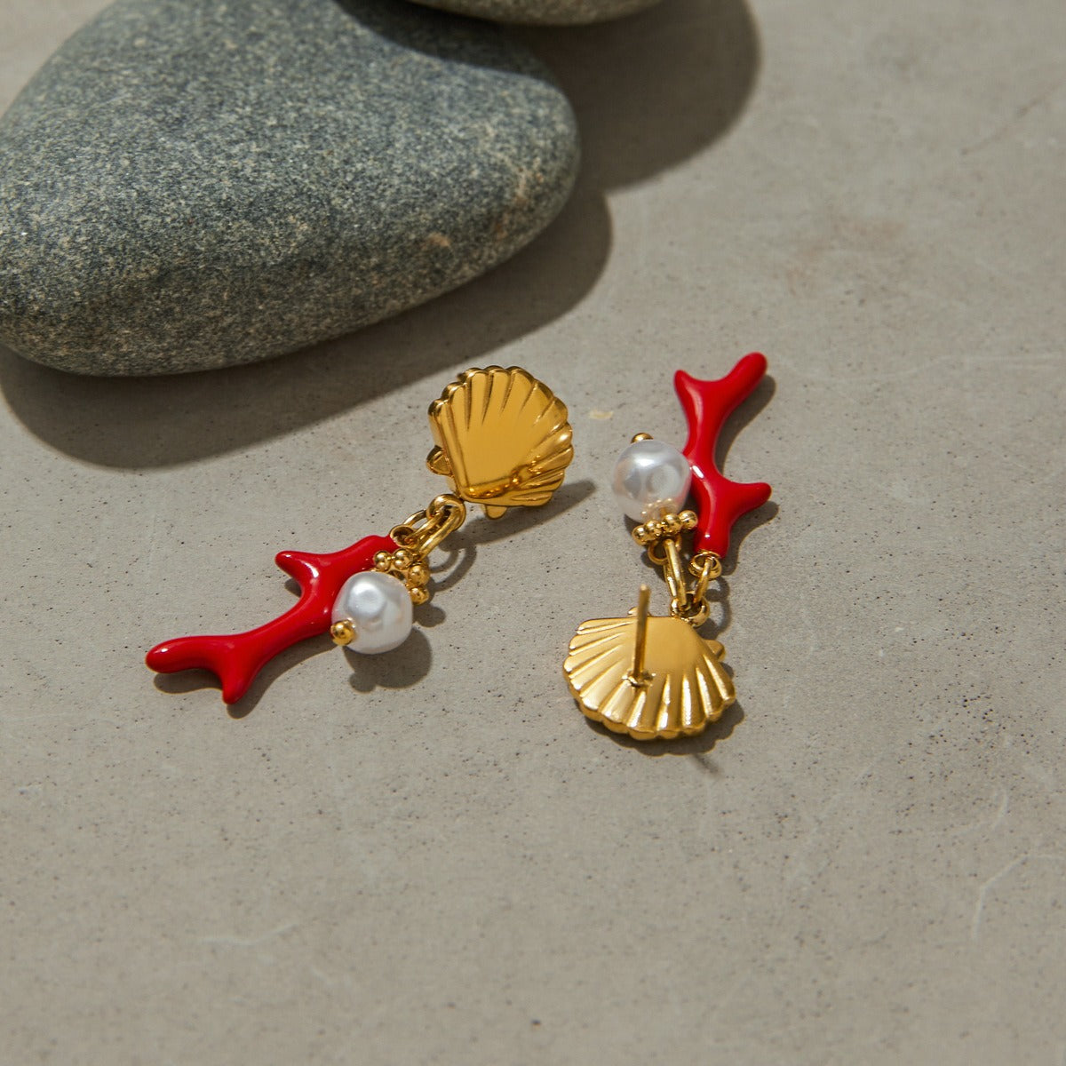 18K gold shell and coral design exquisite and noble earrings Vera Lux