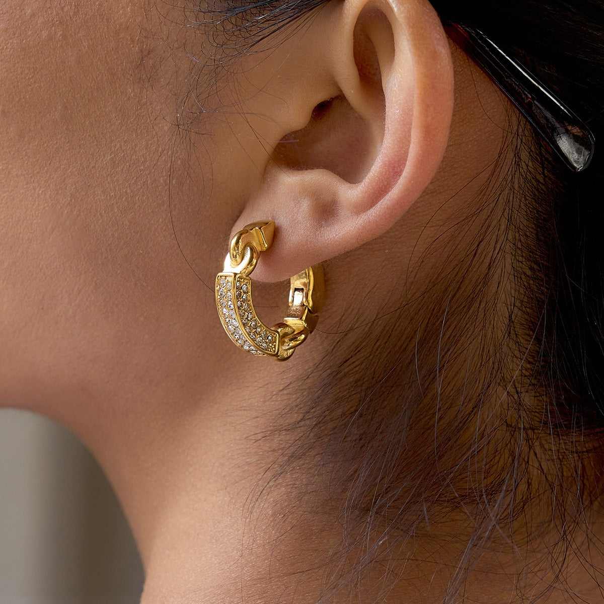 18K gold lightweight luxury hoop earrings Vera Lux