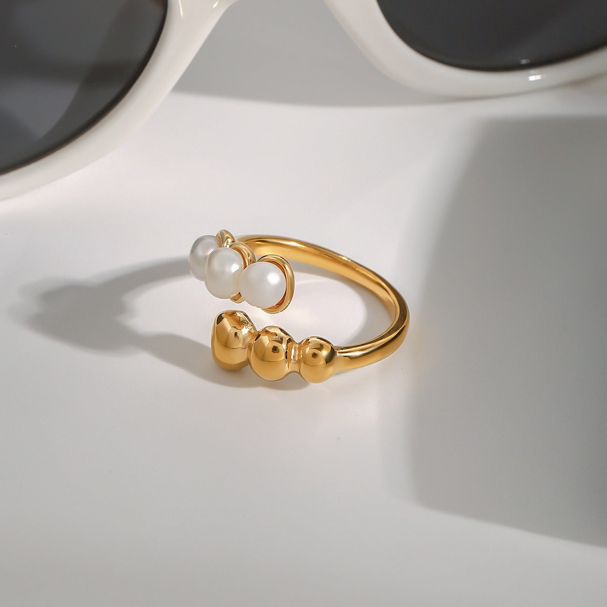 18K gold round bead-shaped pearl inlaid open ring with exquisite design Vera Lux