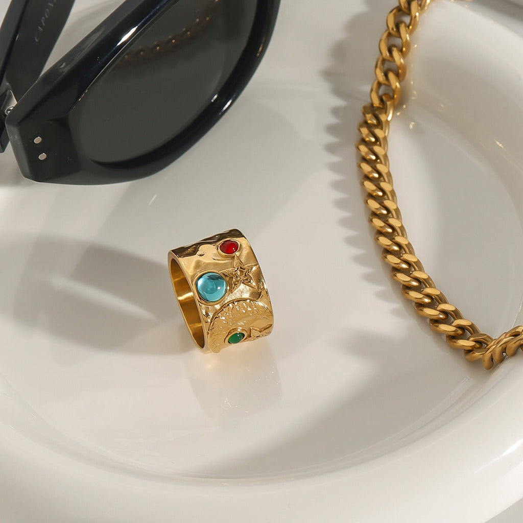 18K gold inlaid gemstone with star and moon texture classic retro ring Vera Lux