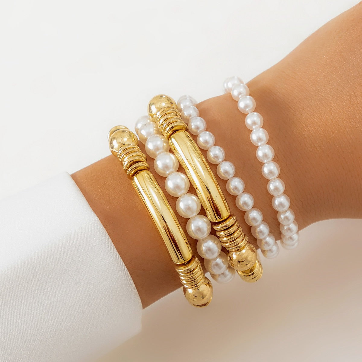 18k gold bow pearl beaded bracelet Vera Lux