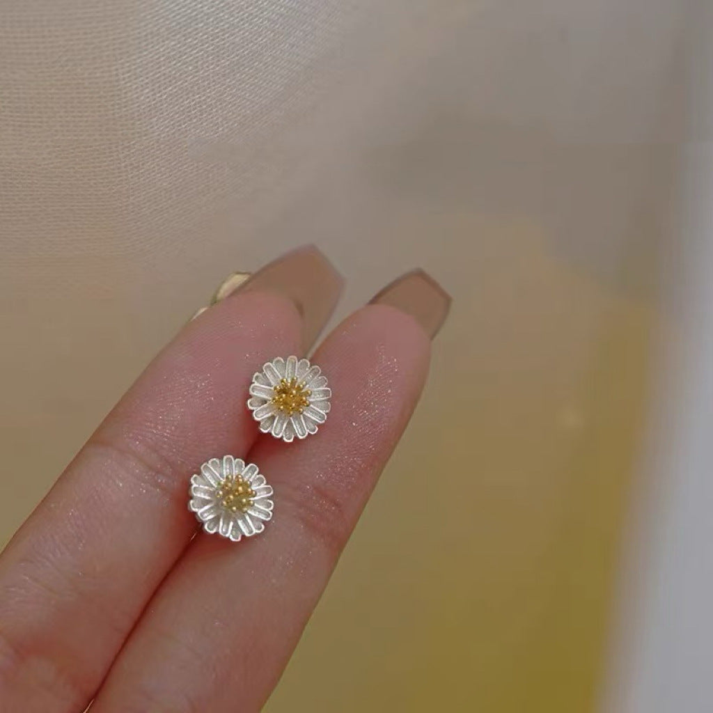 Gold Plated Mini Heart Stud Earrings Ins Popular Niche Jewelry For Women Daily Wear Vera Lux