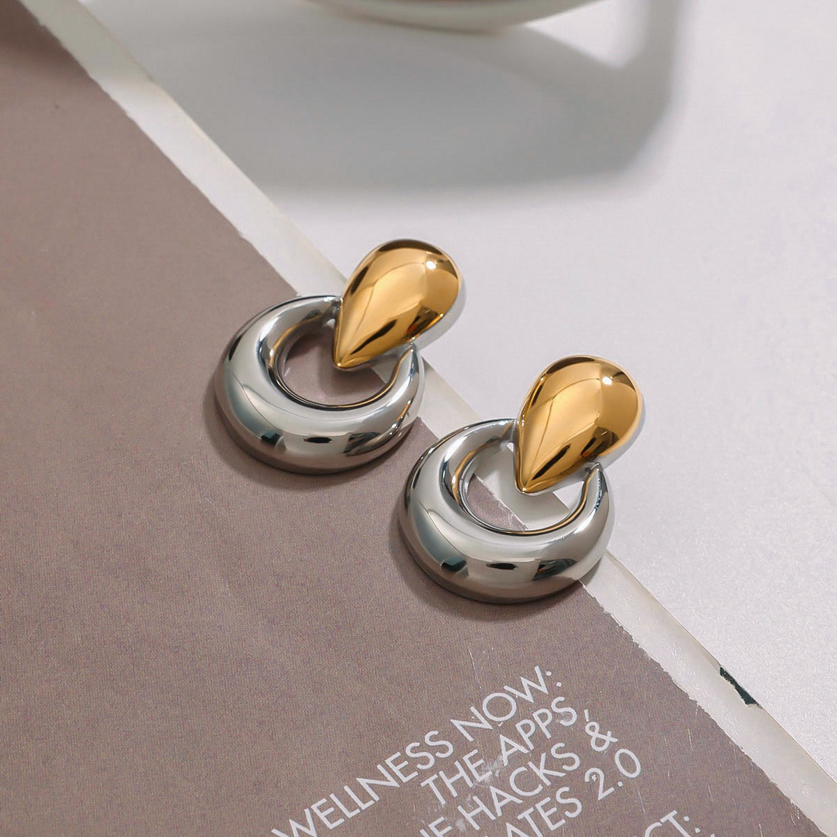 18K gold U-shaped and teardrop-shaped earrings with gold and silver color matching design, trendy and unique Vera Lux