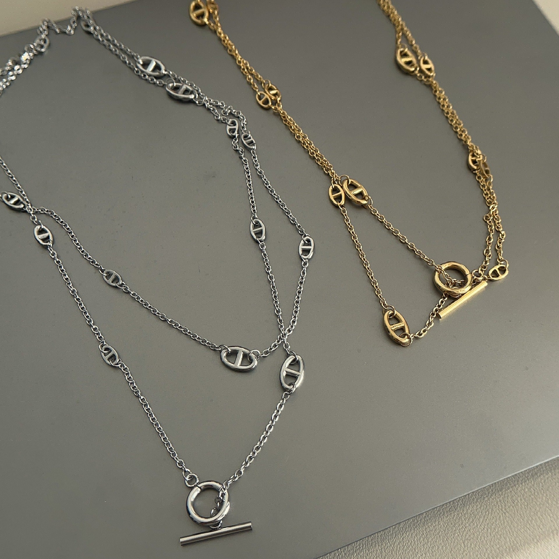 18K gold-plated titanium steel pig nose necklace Vera Lux