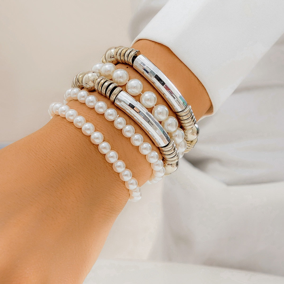 18k gold bow pearl beaded bracelet Vera Lux