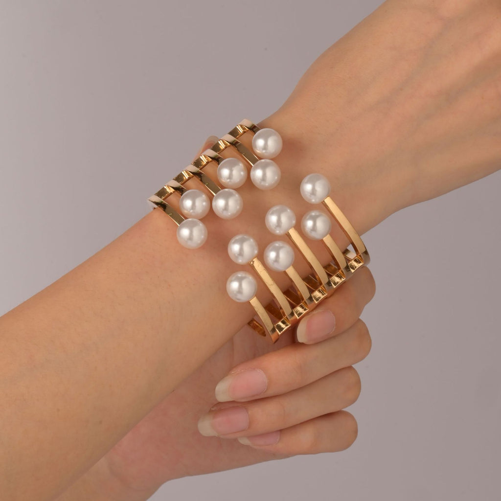 Alloy Fan-Shaped Symmetrical Pearl Bracelet For Women Vera Lux