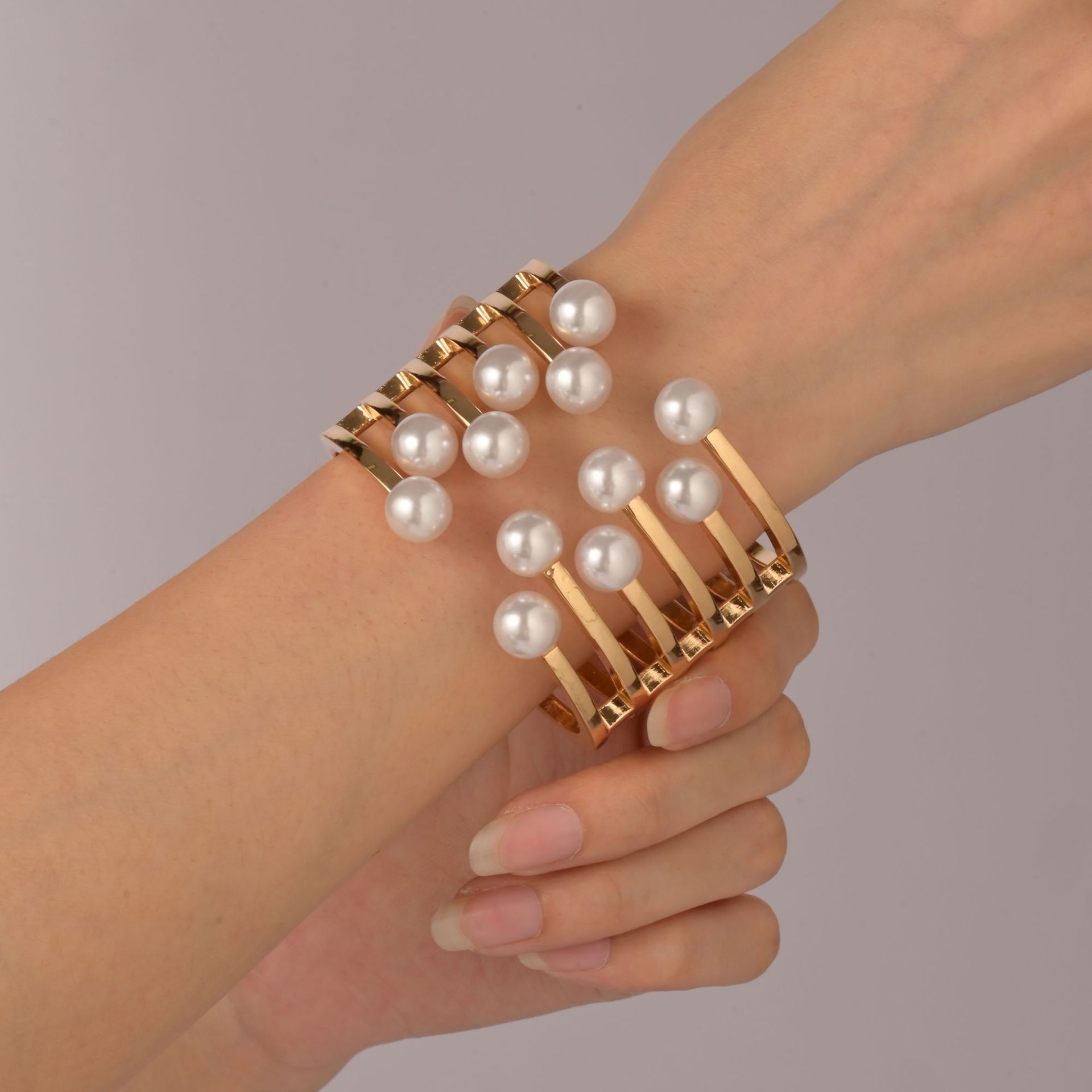 Alloy Fan-Shaped Symmetrical Pearl Bracelet For Women Vera Lux