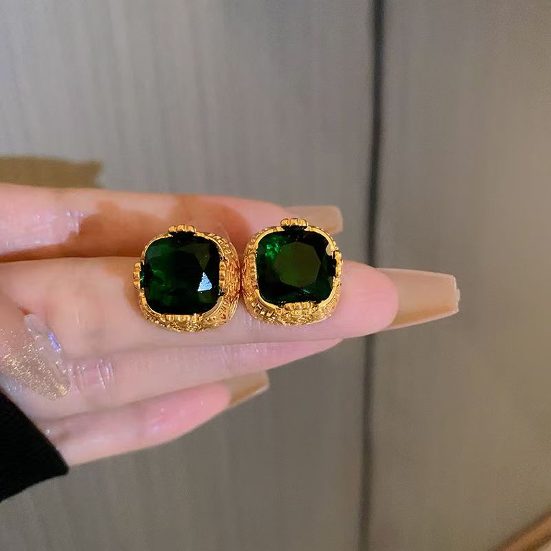 Silver Post Emerald Stud Earrings, Light Luxury Niche Unique Design, 2026 Hot Elegant Ear Jewelry Vera Lux