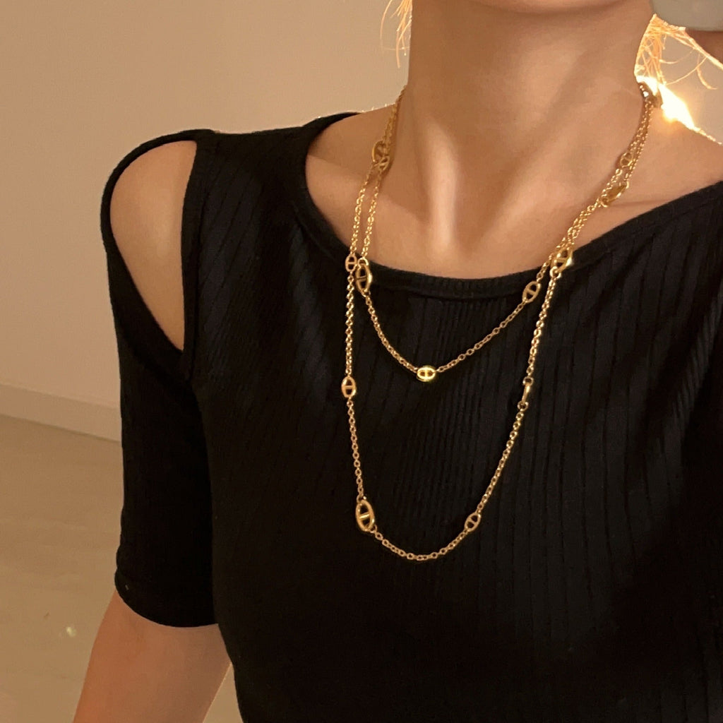 18K gold-plated titanium steel pig nose necklace Vera Lux