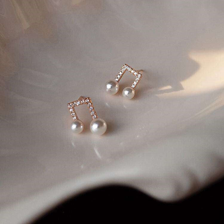 Movement Notes Pearl Earrings Women Vera Lux