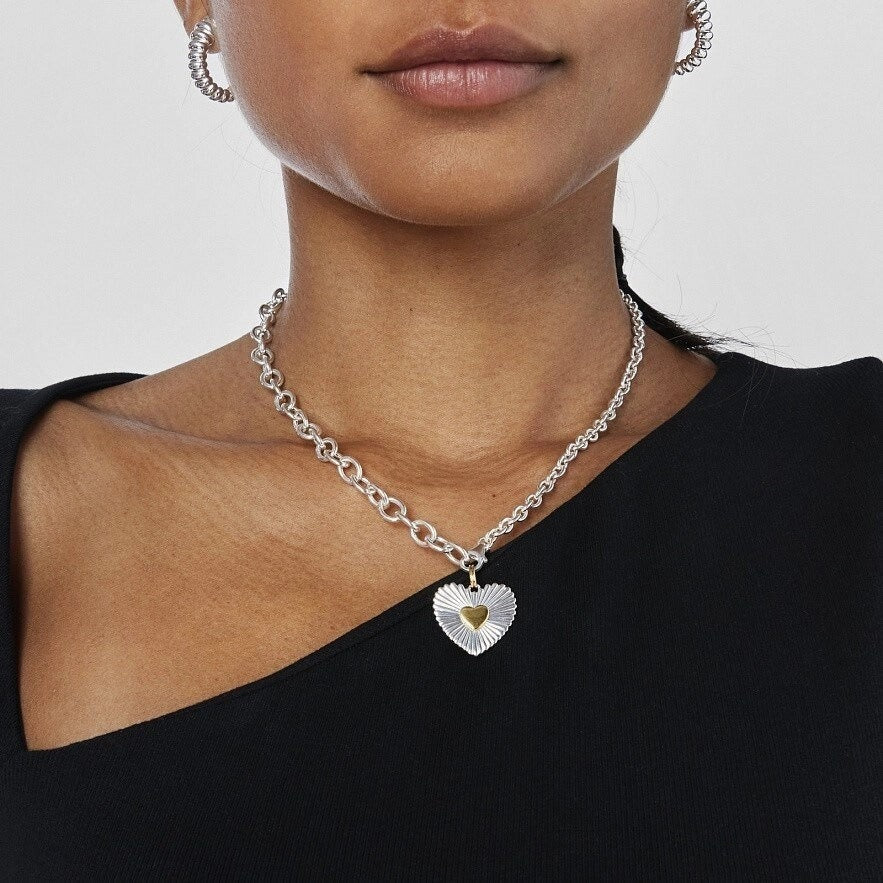 Heart with texture design exquisite fashion necklace Vera Lux
