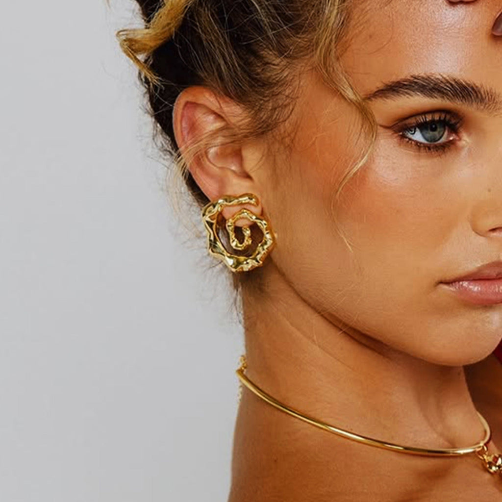 18K gold hollow thread with texture design simple and elegant earrings Vera Lux