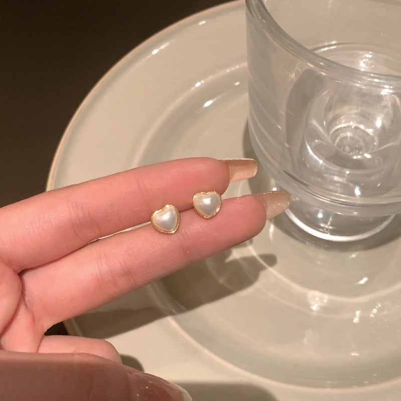 Dainty Gold Heart Stud Earrings Women All-match Casual Wearable Sleeping Earrings Vera Lux