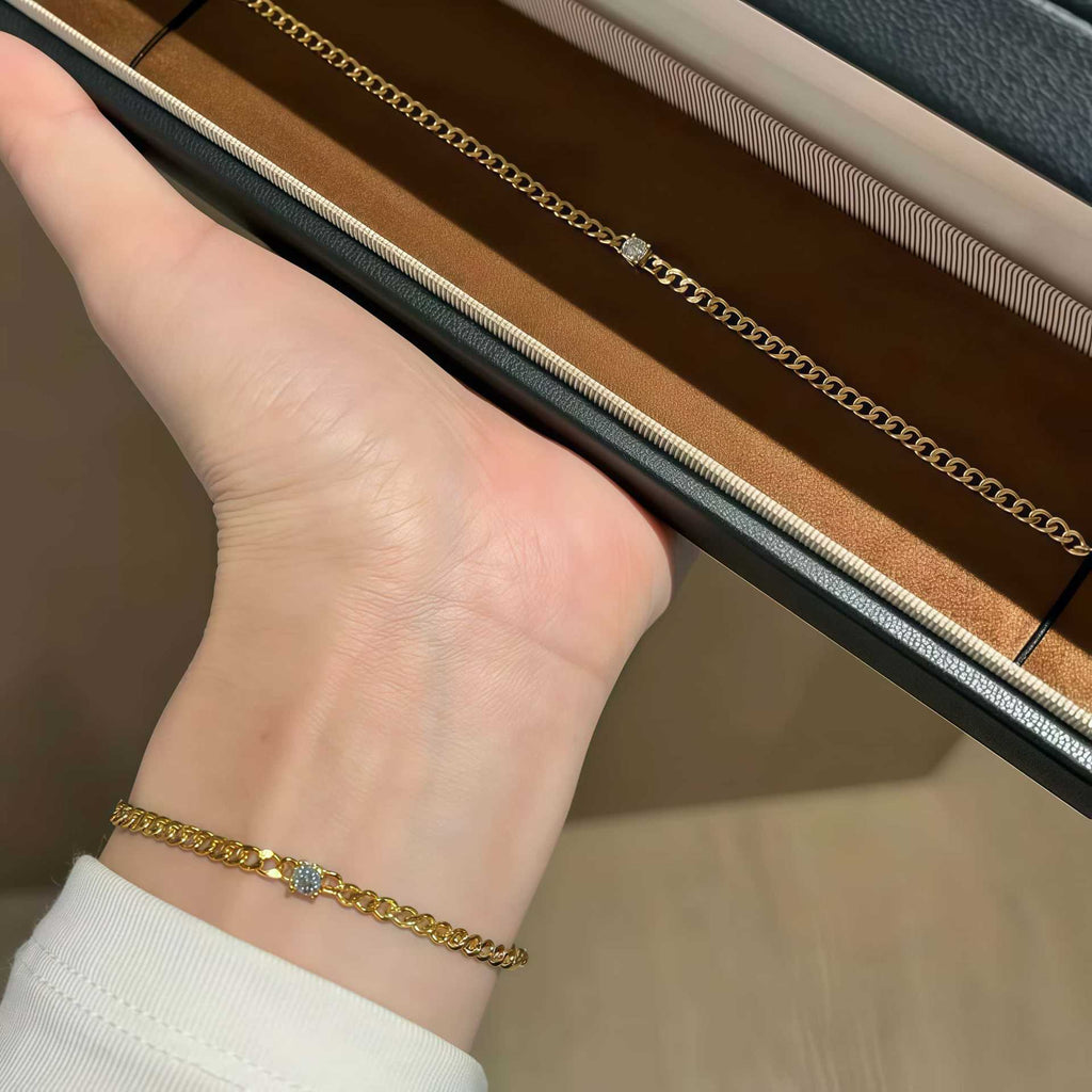 Versatile Fashionable Niche-design Hand Jewelry Vera Lux