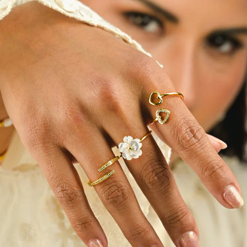 18K gold flower-shaped exquisite and noble ring Vera Lux