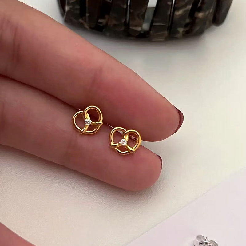 Gold Plated Mini Heart Stud Earrings Ins Popular Niche Jewelry For Women Daily Wear Vera Lux